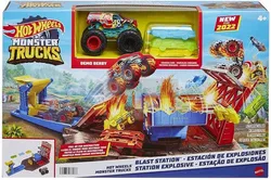 Набор Hot Wheels Monster Truck Station Demolition Set HFB12
